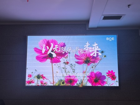 常青花園室內(nèi)全彩 BOE P2.5鋁底殼安裝完畢！  尺寸：2.88X1.6   像素點(diǎn)：1152X640
